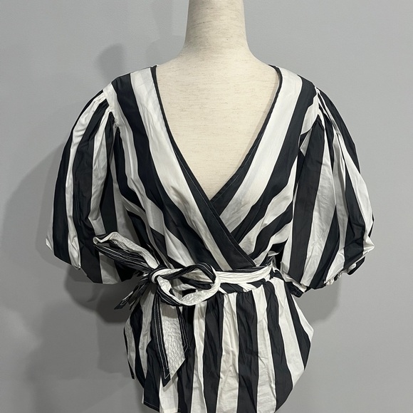 Trina Turk Black and White Striped Women's‎ Belted V Neck Top Small - Picture 1 of 5